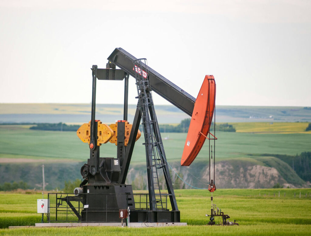 JC Davis Power serves the oil and gas industry.
